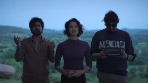 Still 8 of #Love (Season 1) WEB-DL [Hindi (DD5.1) & Tamil] 4K 1080p 720p & 480p [x264/10Bit-HEVC] | [ALL Episodes] | NF Series