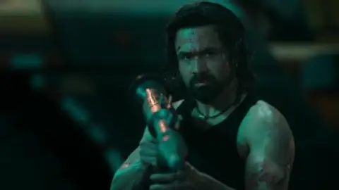 Still 7 of Awarapan 2 (2026) WEB-DL [Hindi DD5.1] 4K 1080p 720p & 480p [x264/10Bit-HEVC]