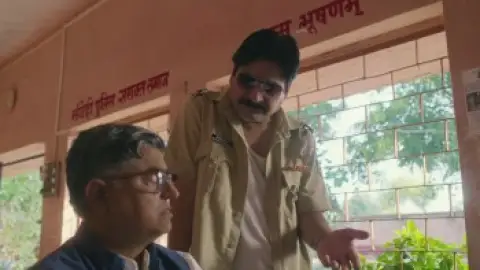 Still 7 of Dupahiya (Season 1) WEB-DL [Hindi DD5.1] 4K 1080p 720p & 480p [x264/HEVC] HD | ALL Episodes [PrimeVideo Series]