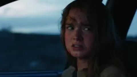 Still 8 of Carrie (Season 1) WEB-DL [Hindi (DD5.1) & English] 4K 1080p 720p & 480p [x264/10Bit-HEVC] | [ALL Episodes] | PrimeVideo Series
