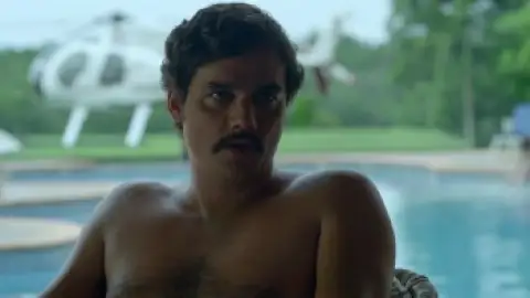 Still 3 of Narcos (Season 2) WEB-DL [Hindi (ORG 5.1) & English] Dual Audio 1080p 720p & 480p x264 DD5.1 | NetFlix Series