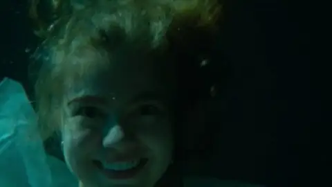 Still 4 of Medusa (Season 1) WEB-DL [Hindi (DD5.1) & English] 4K 1080p 720p & 480p [x264/ESubs] | [ALL Episodes] | NF Series