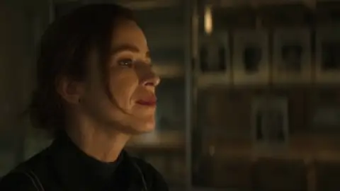 Still 4 of Red Queen (Season 2) WEB-DL [Hindi (DD5.1) & English] 4K 1080p 720p & 480p [x264/10Bit-HEVC] | [ALL Episodes] | PrimeVideo Series