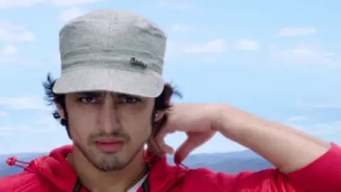 Still 4 of Yaariyan (2014) BluRay [Hindi DD5.1] 1080p 720p & 480p [x264/HEVC]