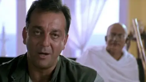 Still 2 of Lage Raho Munna Bhai (2006) BluRay [Hindi DD5.1] 1080p 720p & 480p [x264/HEVC]