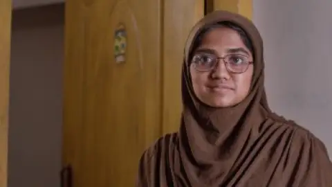 Still 8 of Habeebi (2026) DS4K WEB-DL [Hindi (DD5.1) & Tamil] 4K 1080p 720p & 480p Dual Audio [x264/10Bit-HEVC]