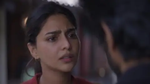 Still 5 of #Love (Season 1) WEB-DL [Hindi (DD5.1) & Tamil] 4K 1080p 720p & 480p [x264/10Bit-HEVC] | [ALL Episodes] | NF Series