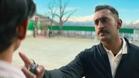 Still 2 of Main Ladega (2024) WEB-DL [Hindi DD5.1] 1080p 720p & 480p [x264/HEVC]