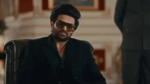 Still 1 of Vishwaguru (2025) WEB-DL [Hindi 2.0] 1080p 720p & 480p [x264/HEVC]