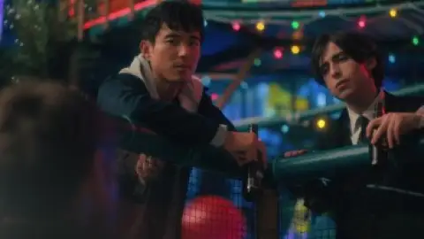 Still 2 of The Umbrella Academy (Season 1) WEB-DL [Hindi (DD5.1) & English] 1080p 720p & 480p [x264/Esubs] | [ALL Episodes] | NF Series