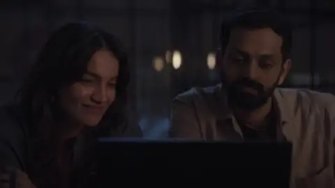 Still 6 of #Love (Season 1) WEB-DL [Hindi (DD5.1) & Tamil] 4K 1080p 720p & 480p [x264/10Bit-HEVC] | [ALL Episodes] | NF Series