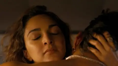 Still 5 of Toxic (2026) HDRip [Hindi-Kannada-Telugu (LiNE) & Tamil (ORG)] 1080p 720p & 480p Multi Audio [x264/HEVC] | [UNCENSORED]